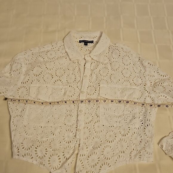 Guess Women's Embroidery Eyelet Button Front Crop Tie Front Shirt Small White - Picture 10 of 16